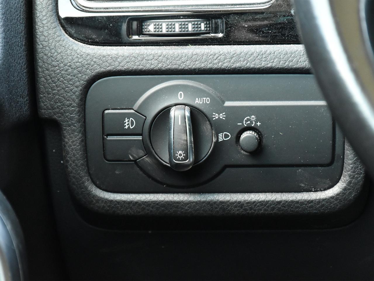 2016 Volkswagen Touareg Comfortline  - 	Navigation Photo