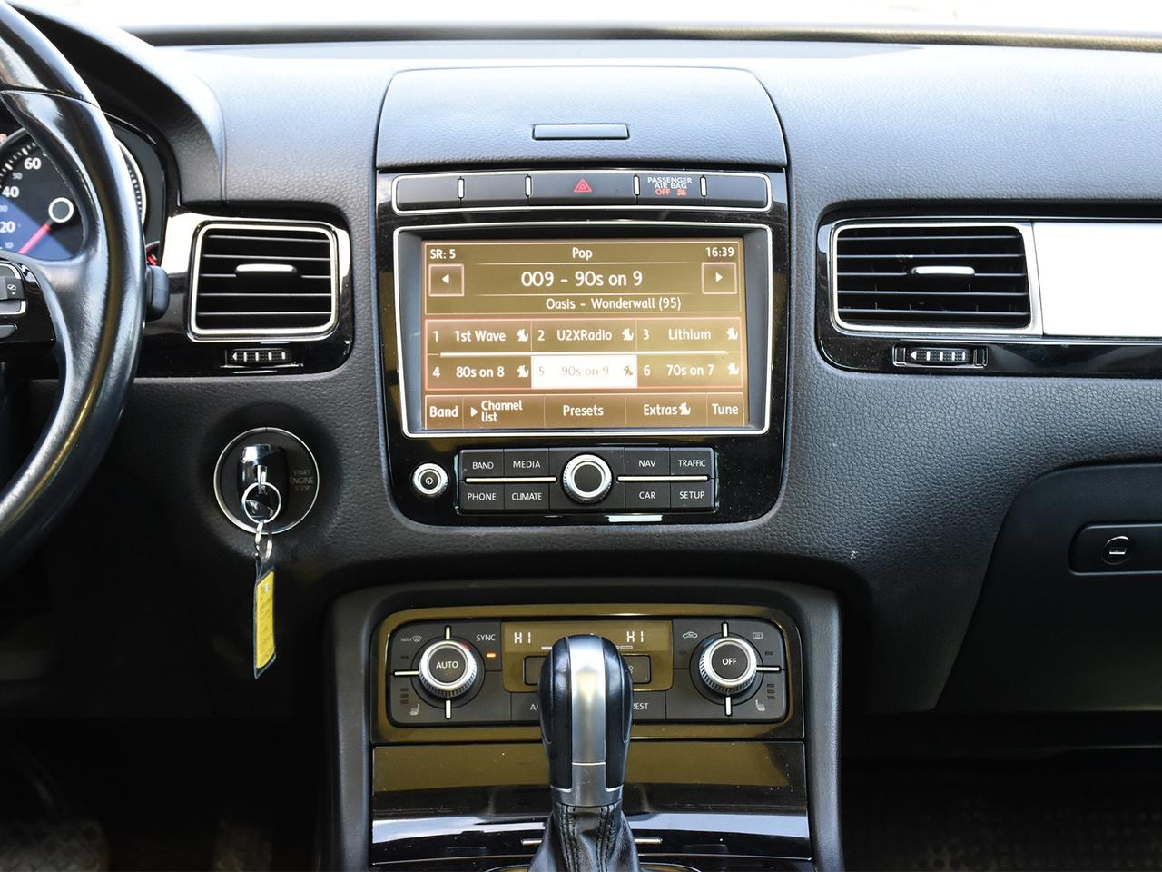 2016 Volkswagen Touareg Comfortline  - 	Navigation Photo