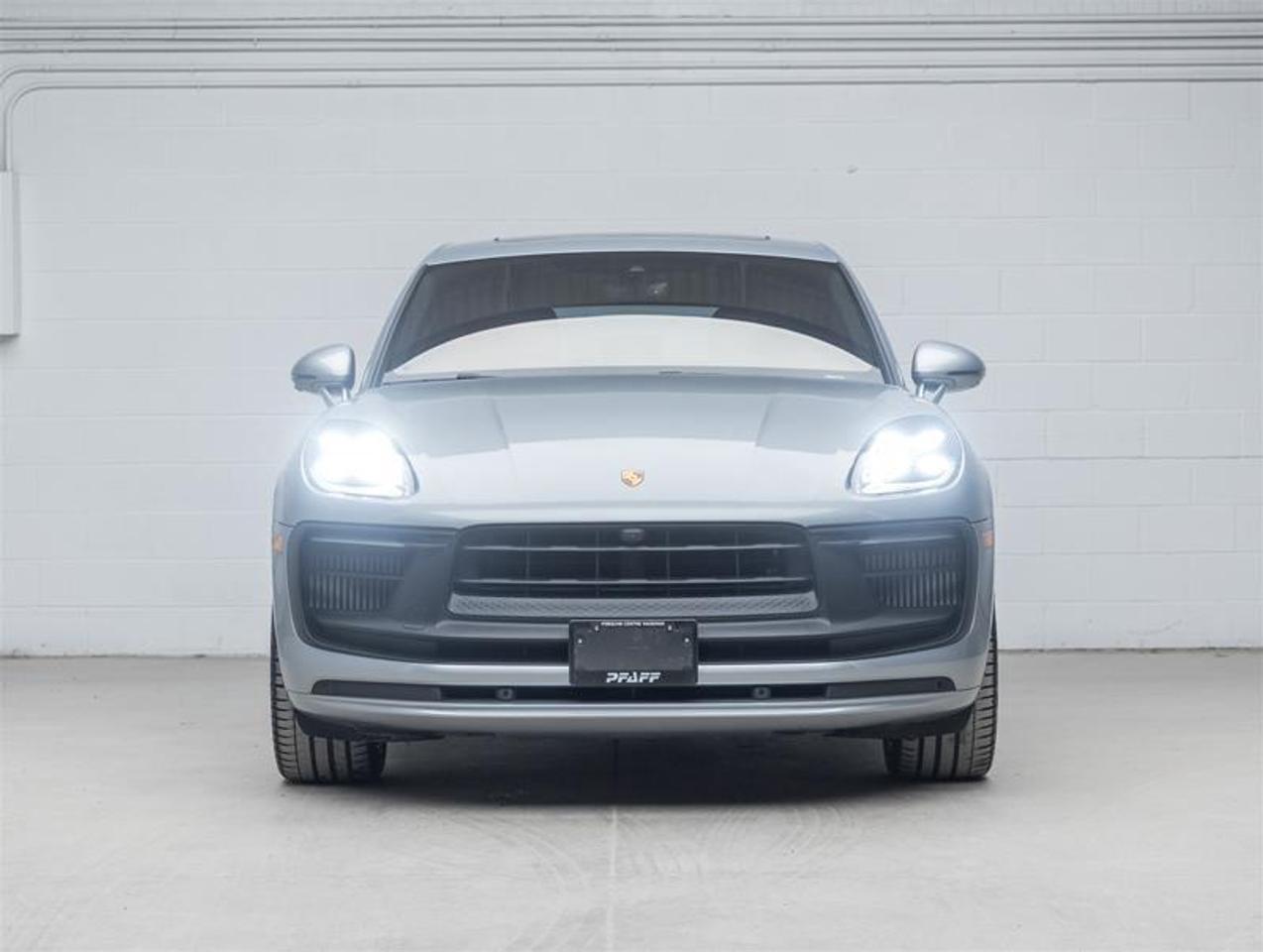 2023 Porsche Macan  Photo