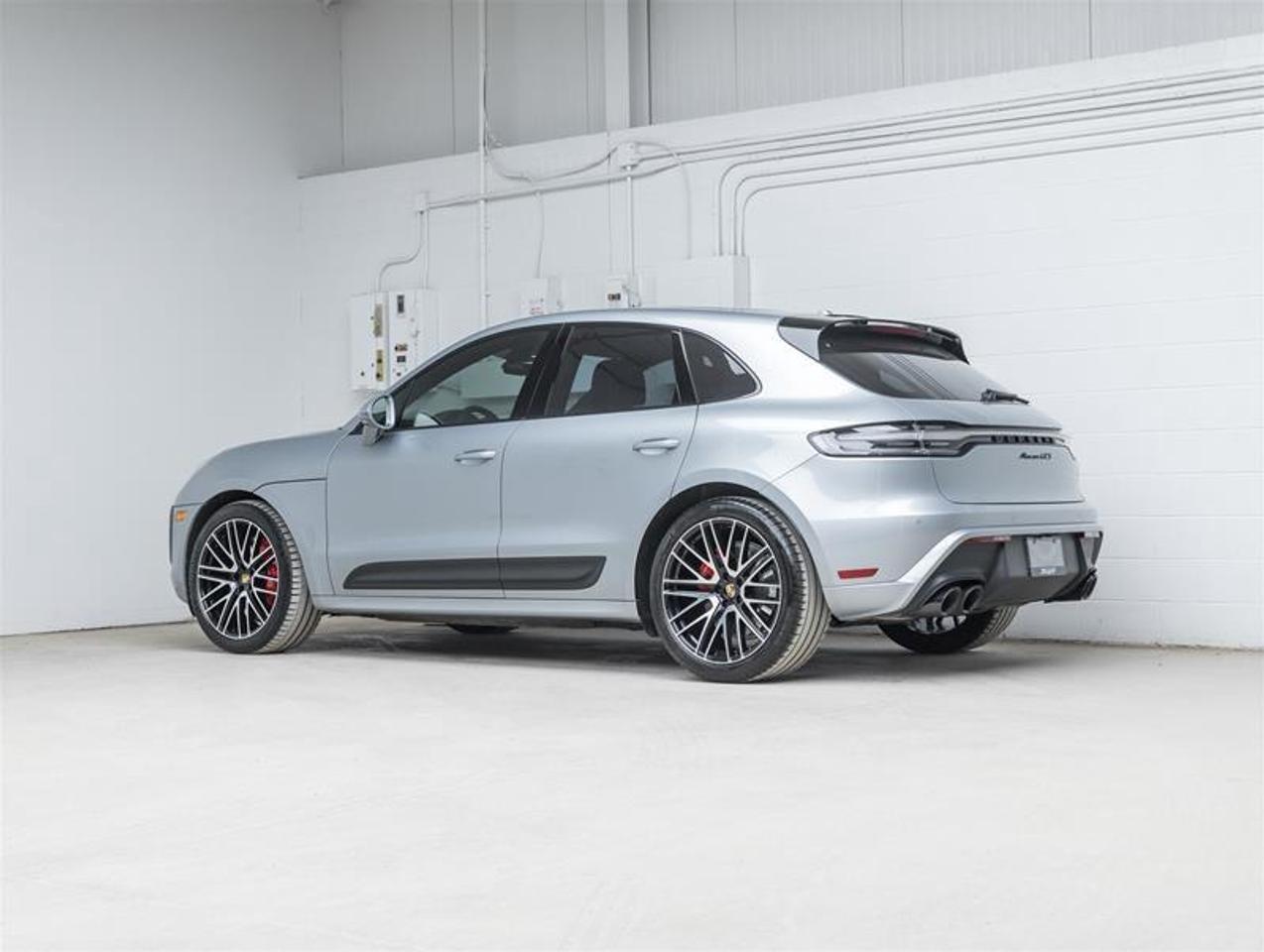 2023 Porsche Macan  Photo