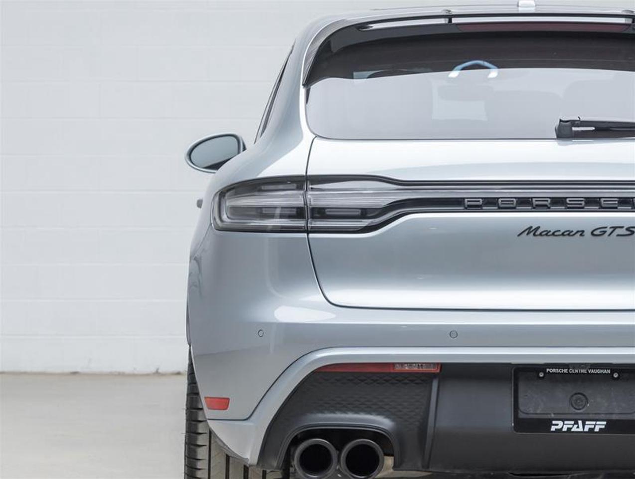 2023 Porsche Macan  Photo