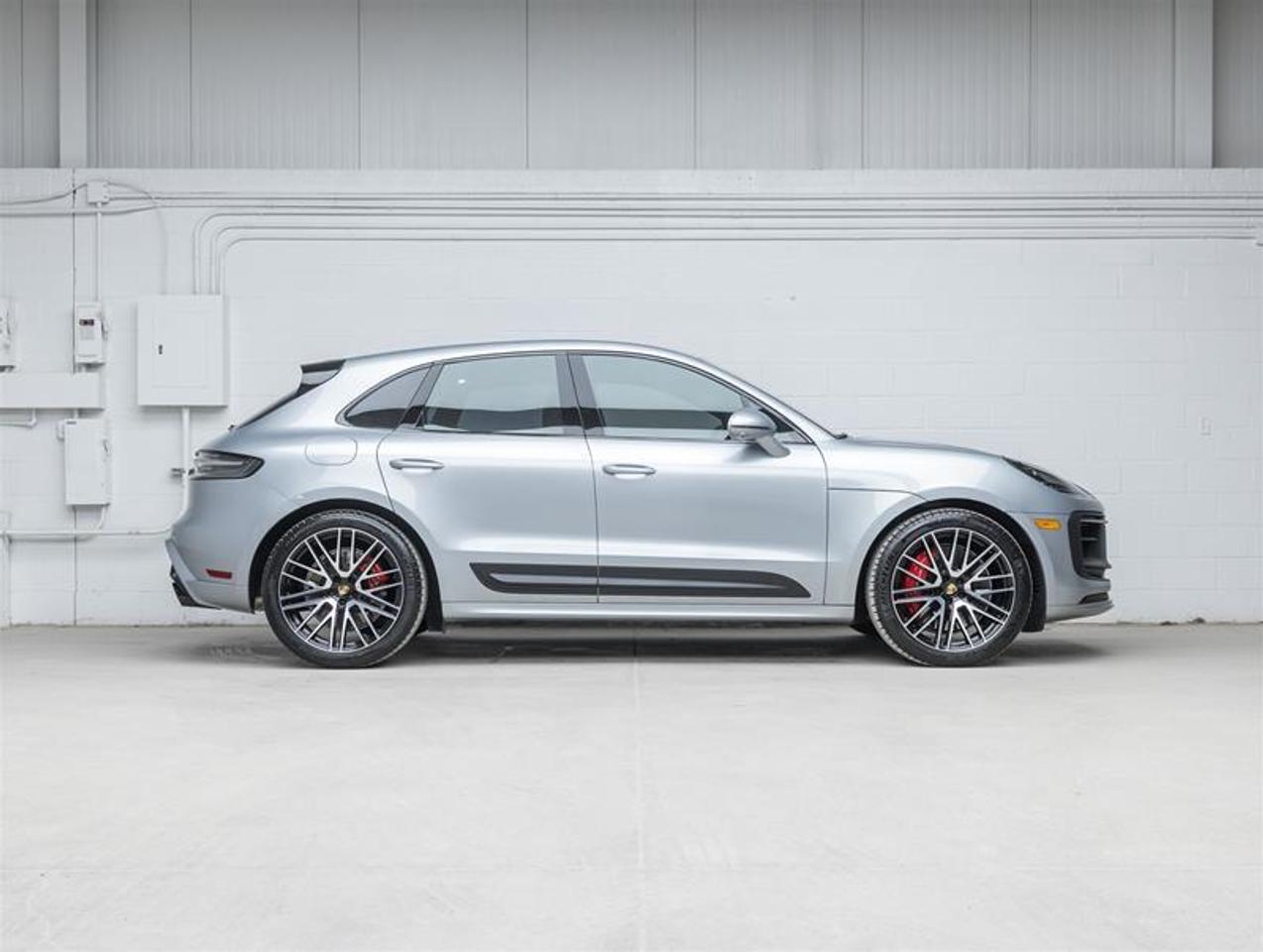 2023 Porsche Macan  Photo