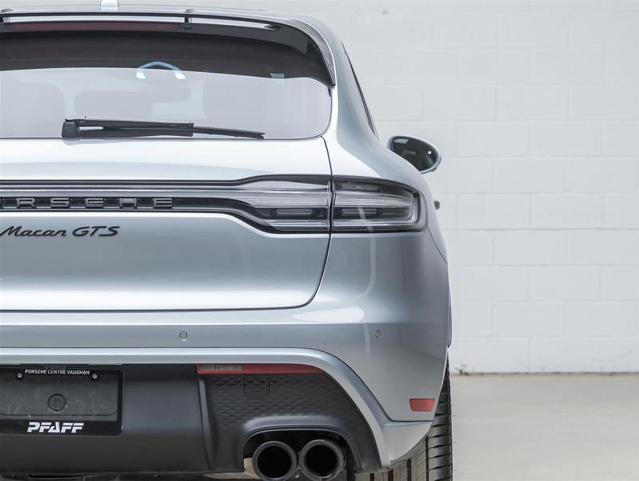 2023 Porsche Macan  Photo