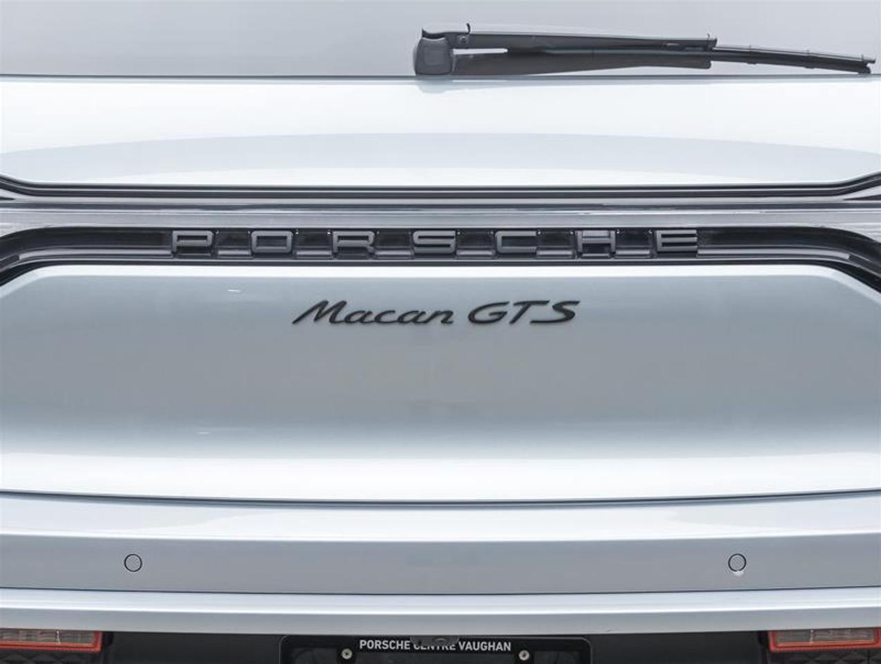 2023 Porsche Macan  Photo