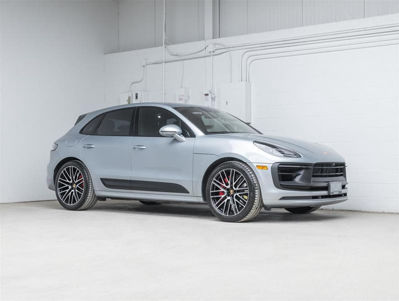 2023 Porsche Macan  Photo