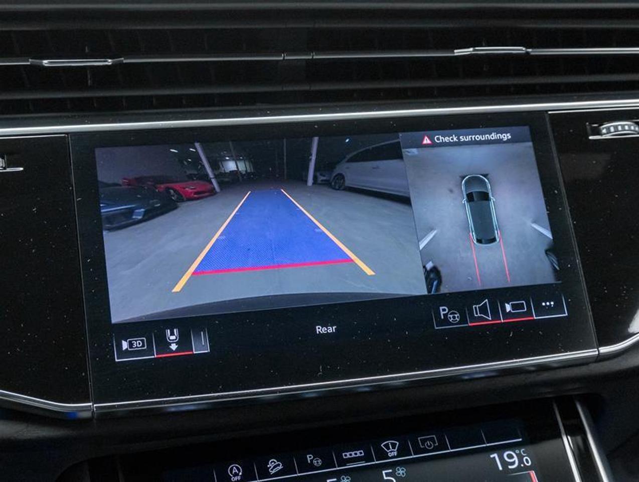 2025 Audi Q8  Photo