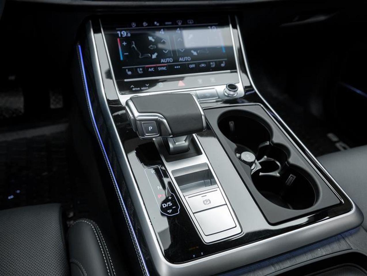 2025 Audi Q8  Photo