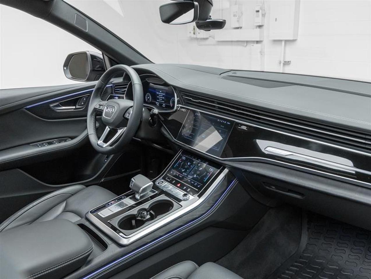 2025 Audi Q8  Photo