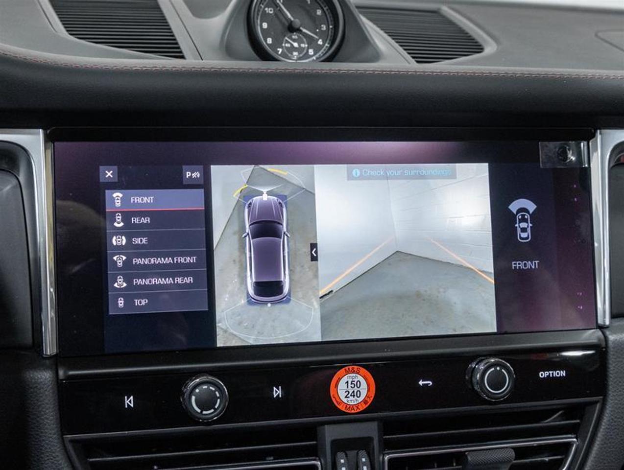 2026 Porsche Macan  Photo