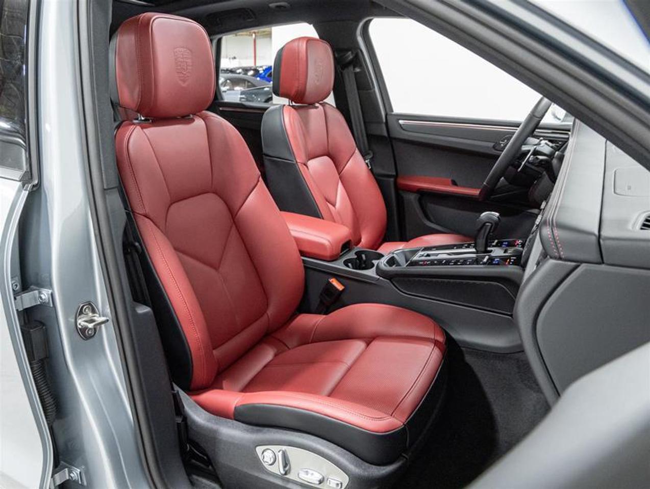 2026 Porsche Macan  Photo