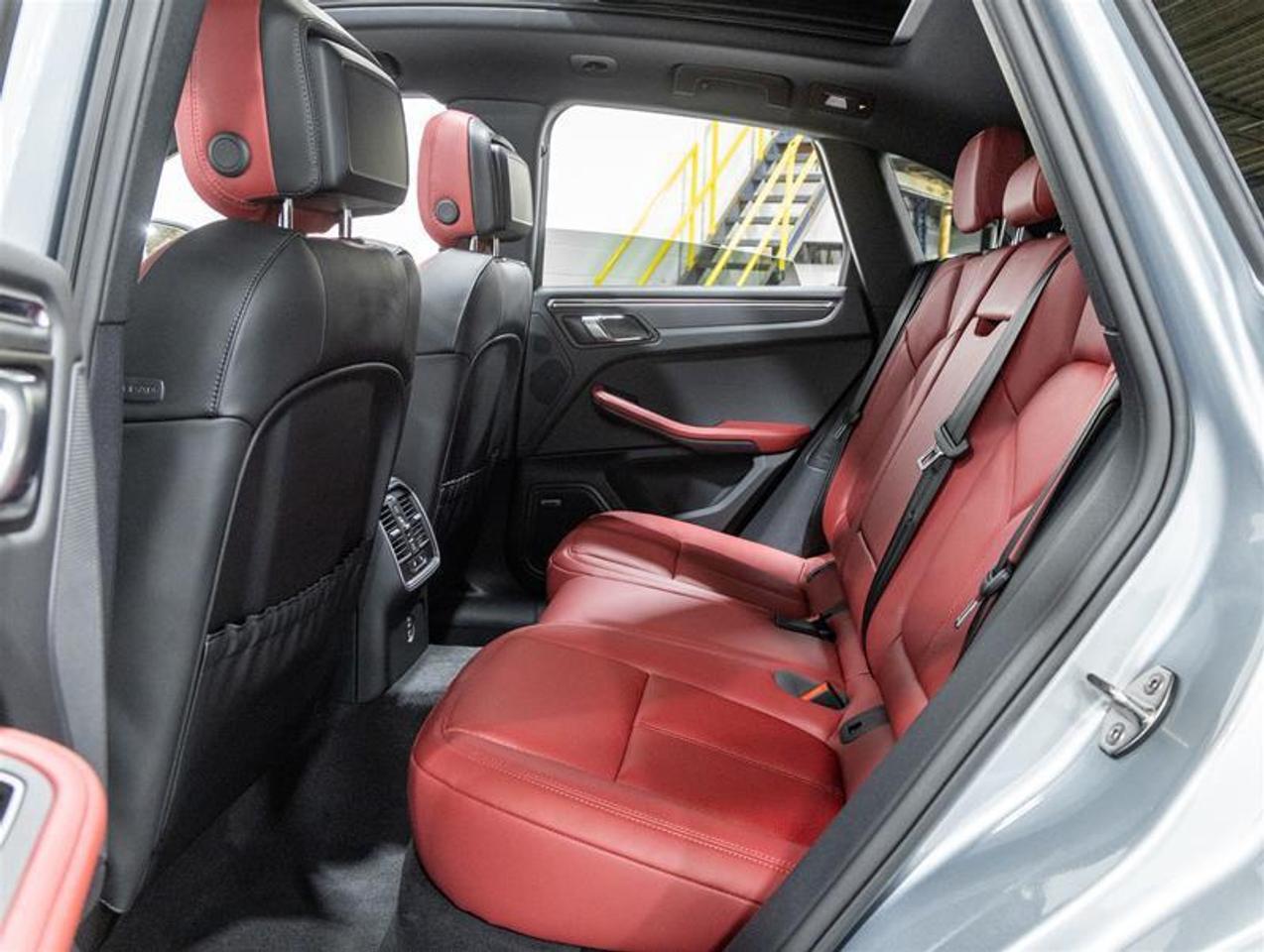 2026 Porsche Macan  Photo