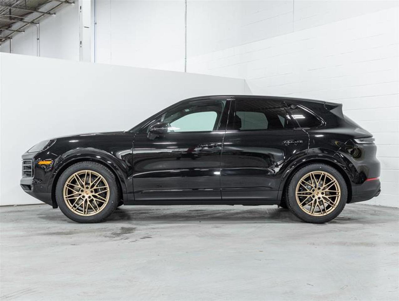 2026 Porsche Cayenne  Photo3