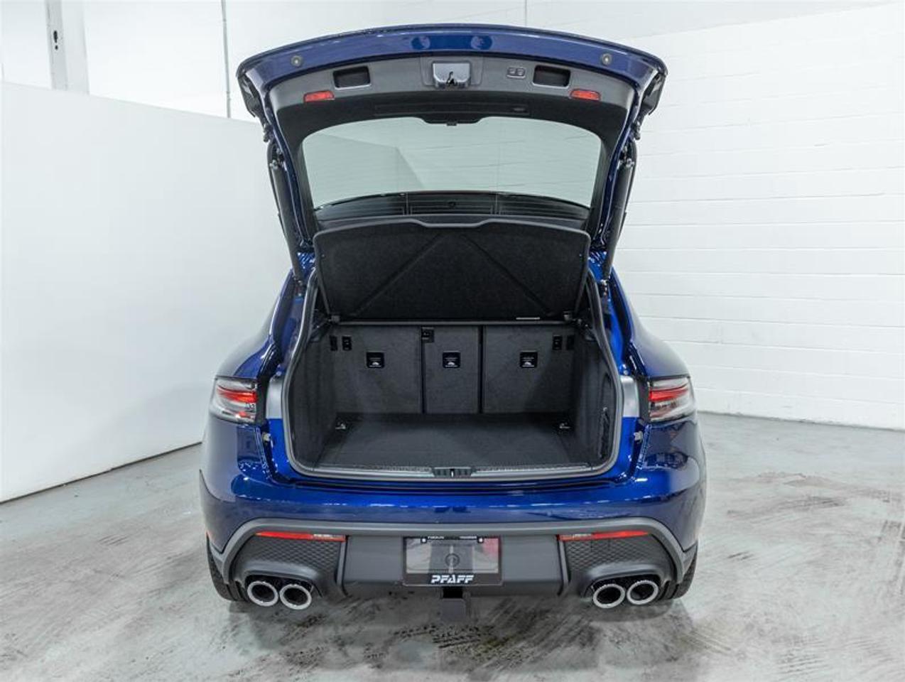 2026 Porsche Macan  Photo