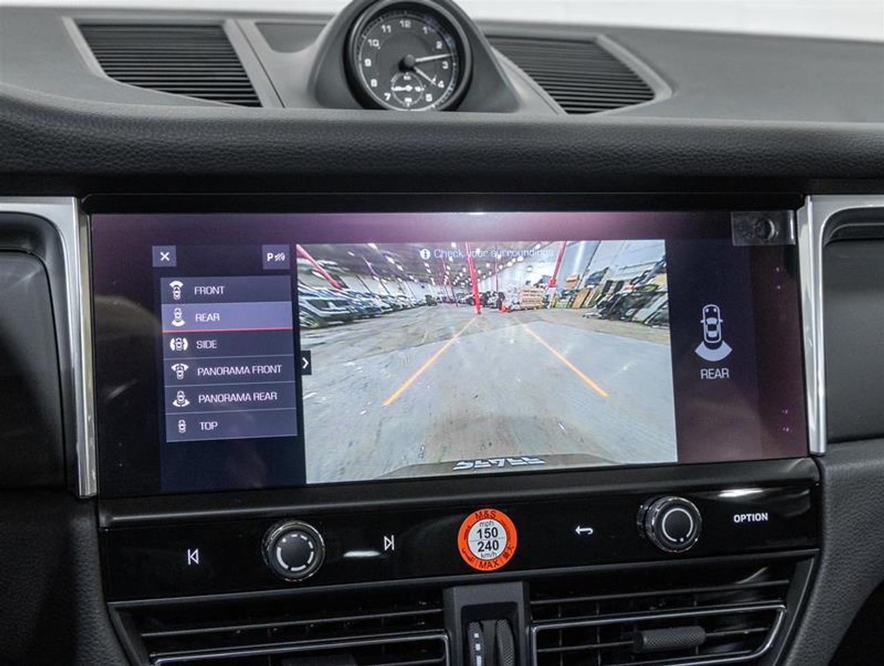 2026 Porsche Macan  Photo