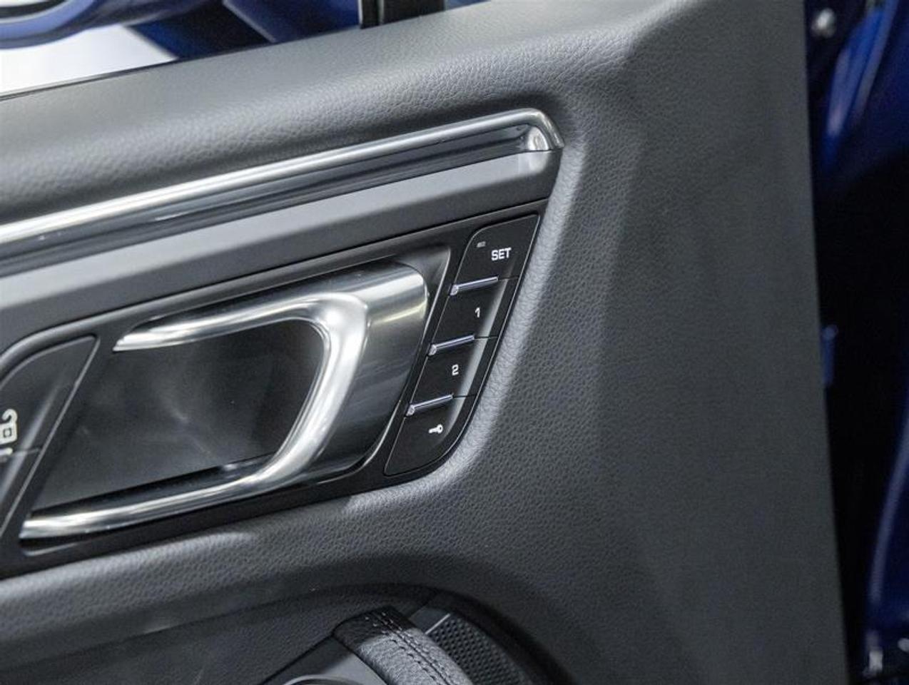 2026 Porsche Macan  Photo