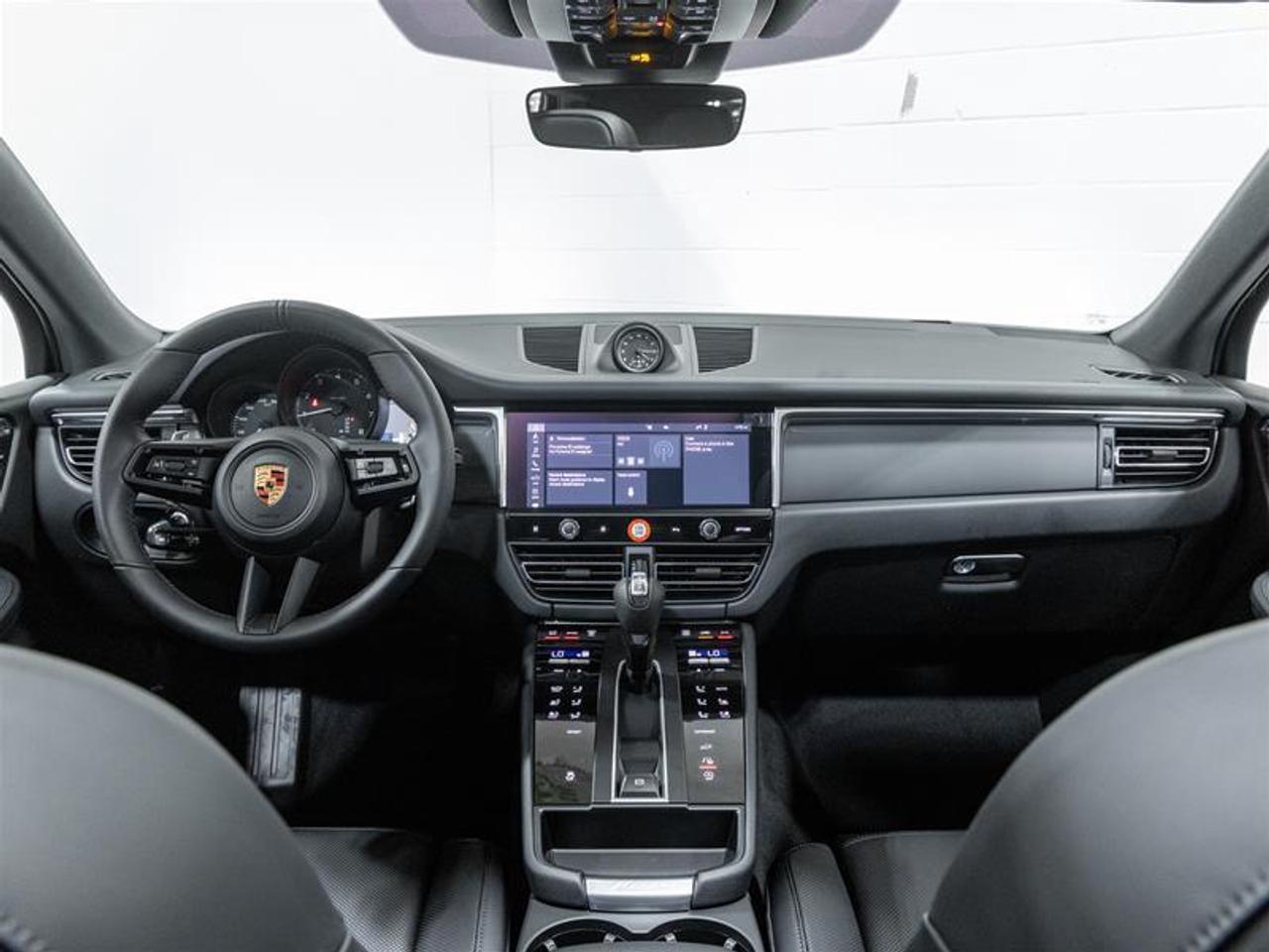 2026 Porsche Macan  Photo