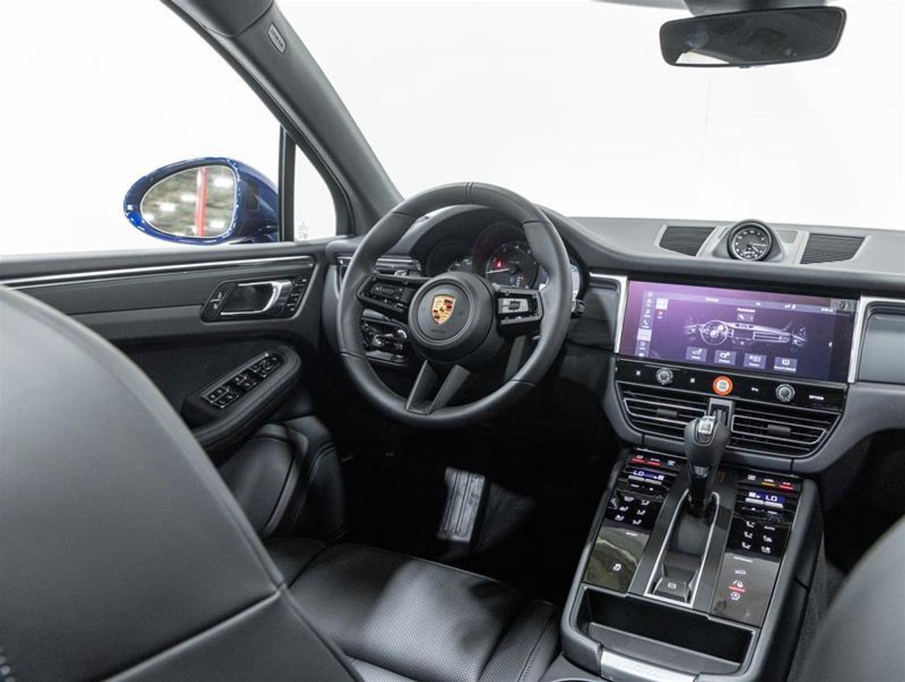2026 Porsche Macan  Photo