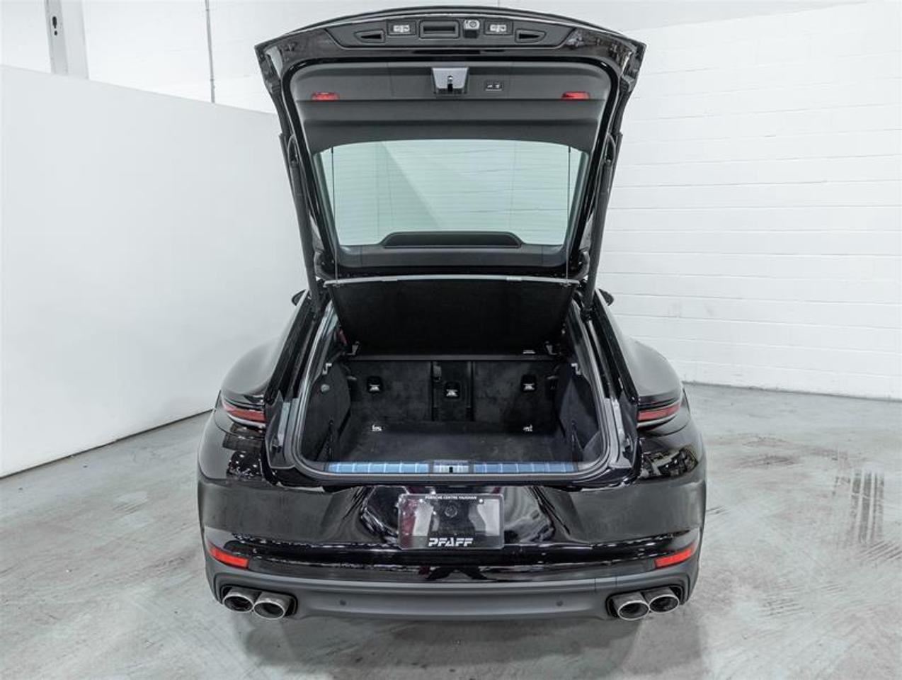 2026 Porsche Panamera  Photo