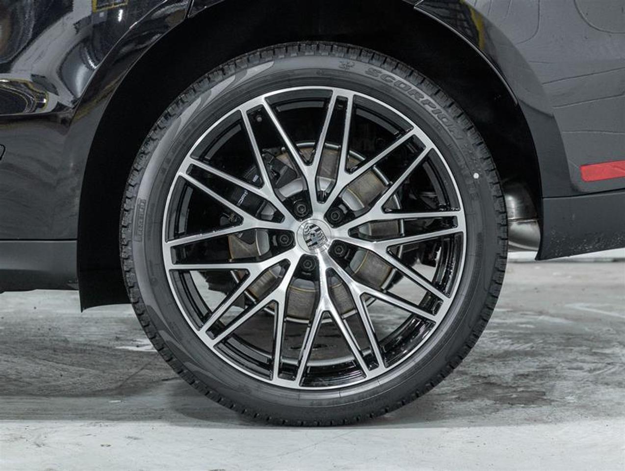 2026 Porsche Macan  Photo