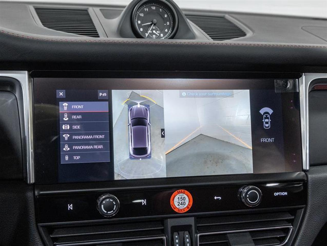 2026 Porsche Macan  Photo