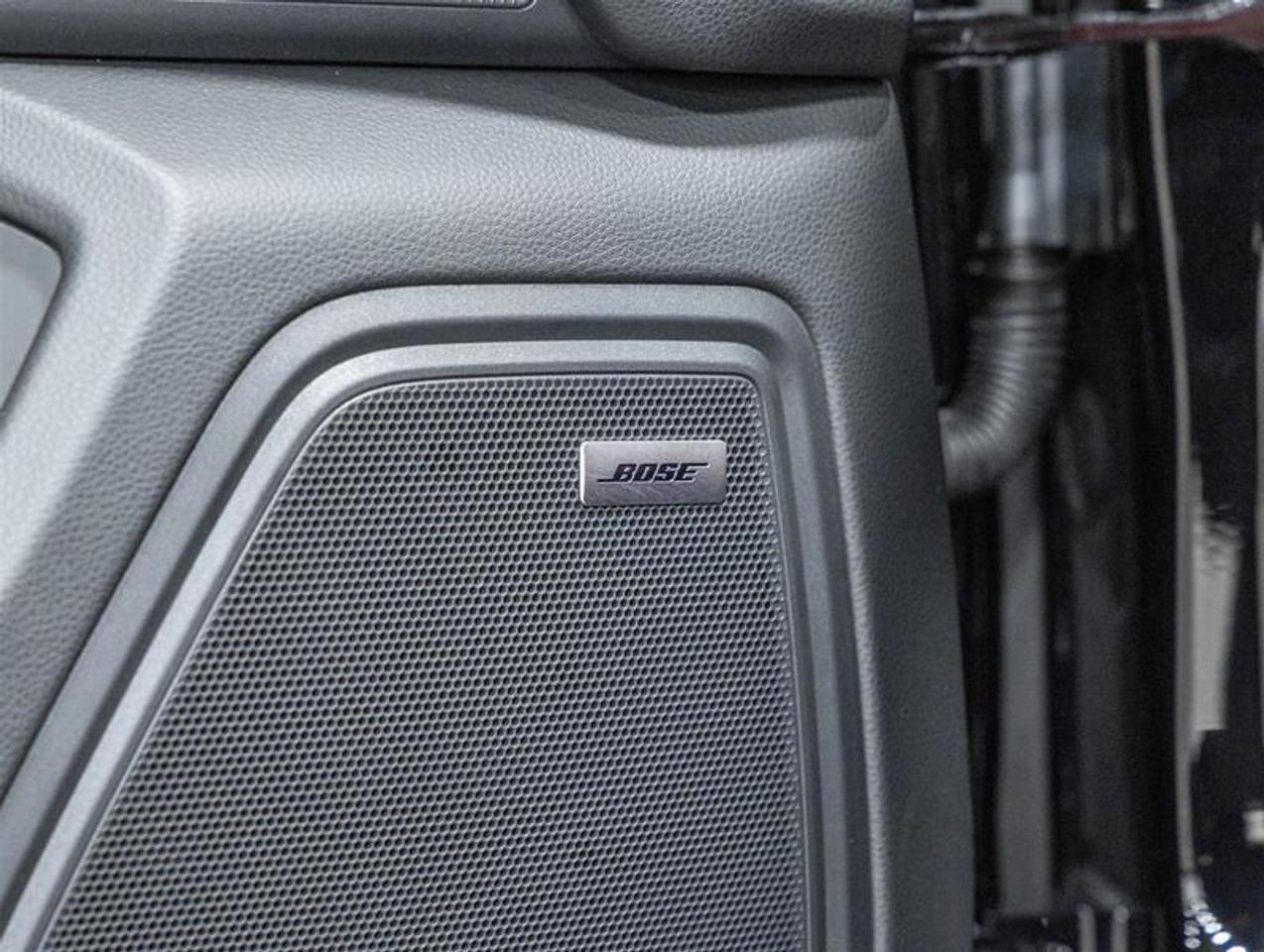 2026 Porsche Macan  Photo