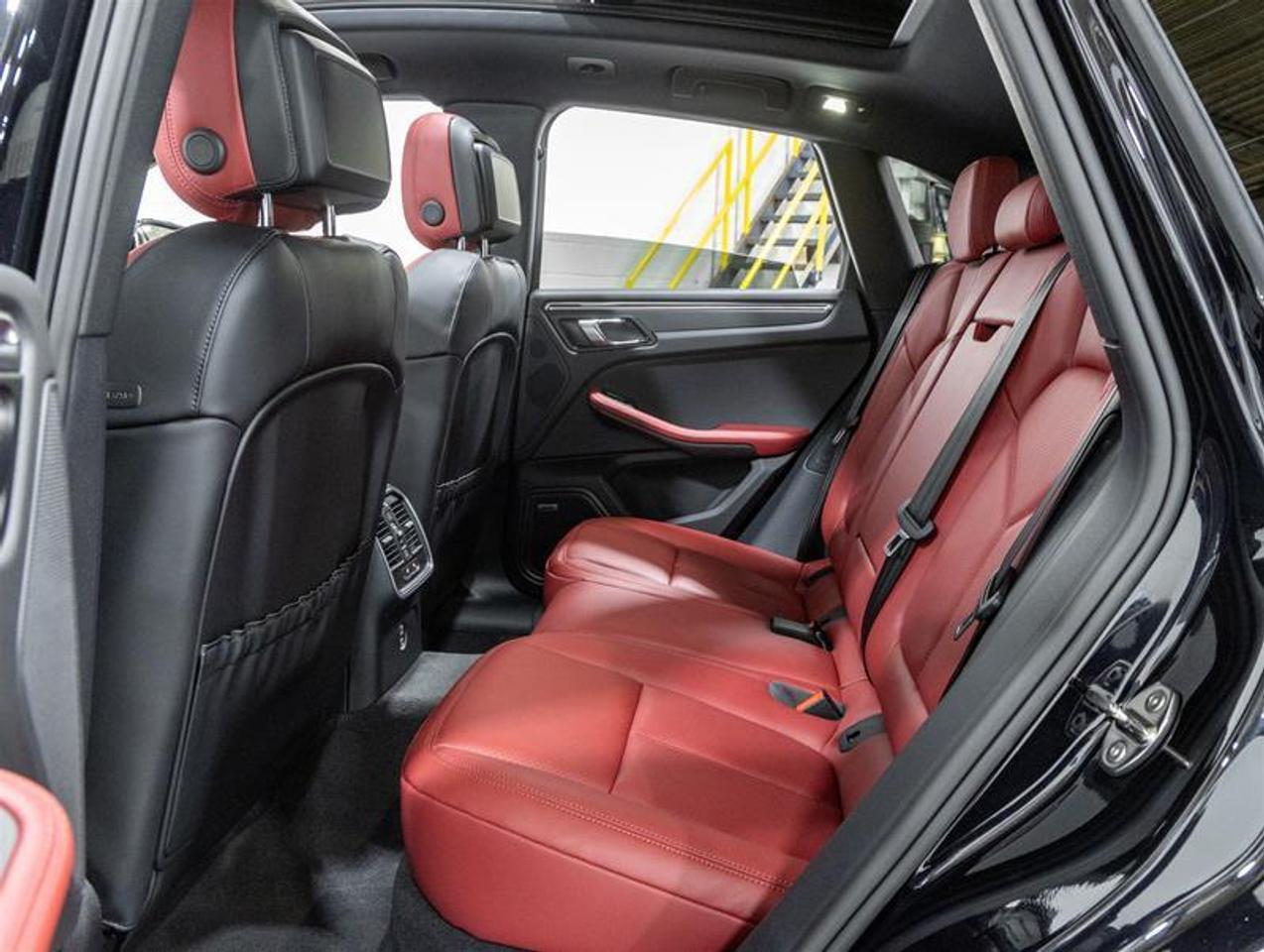 2026 Porsche Macan  Photo