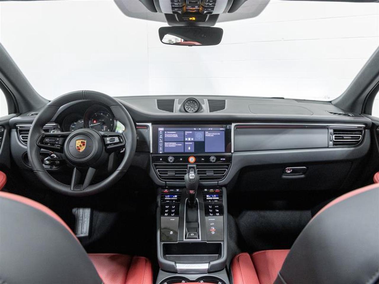 2026 Porsche Macan  Photo