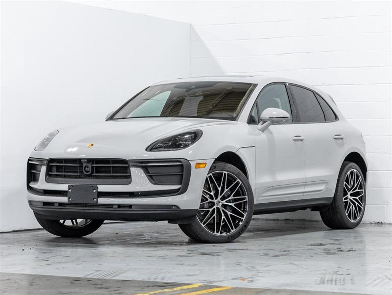 2025 Porsche Macan  Photo0