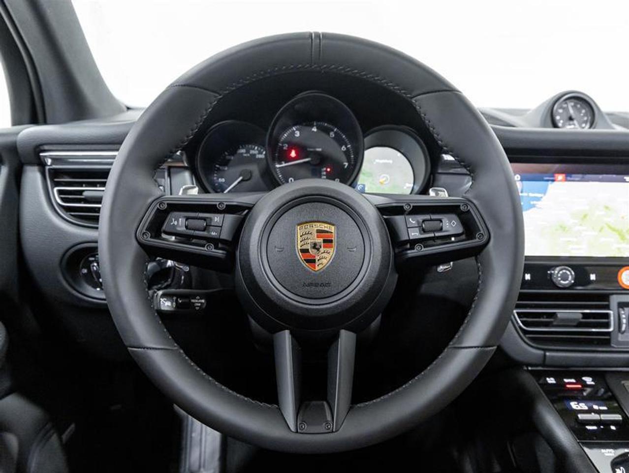 2025 Porsche Macan  Photo