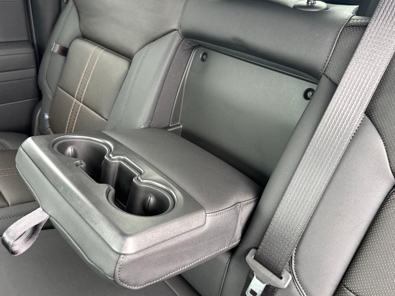 2026 Chevrolet Silverado 1500 Crew Cab Short Box 4-Wheel Drive High Country Photo