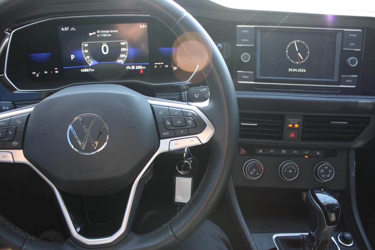 2022 Volkswagen Jetta TRENDLINE AUTO Photo