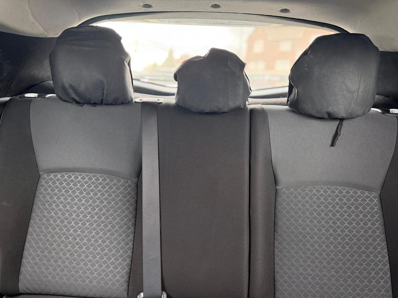 2022 Toyota C-HR XLE Photo