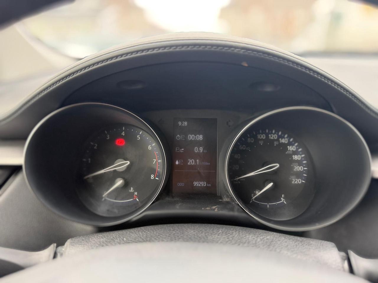 2022 Toyota C-HR XLE Photo