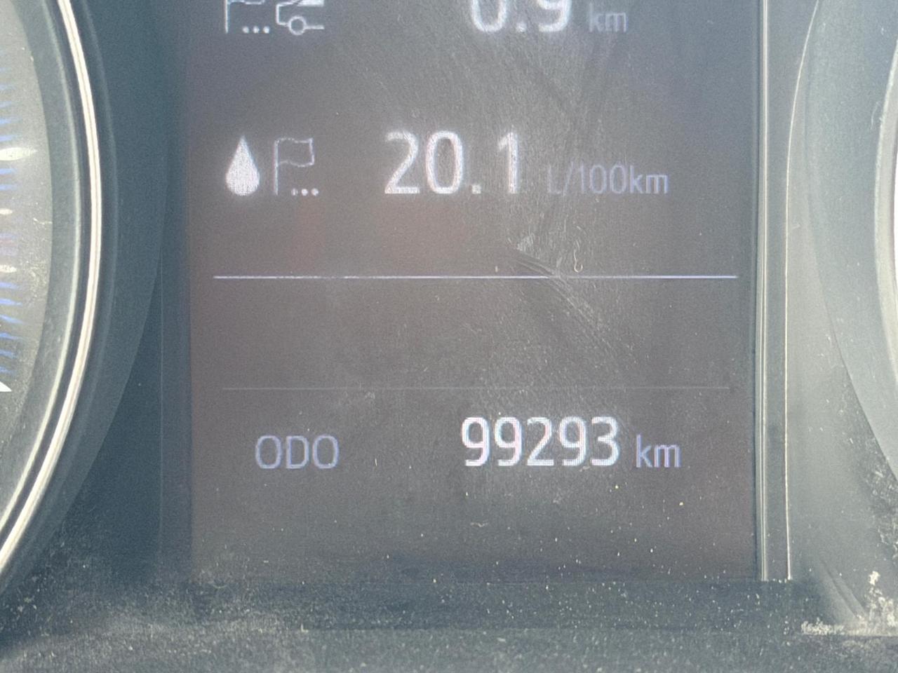 2022 Toyota C-HR XLE Photo