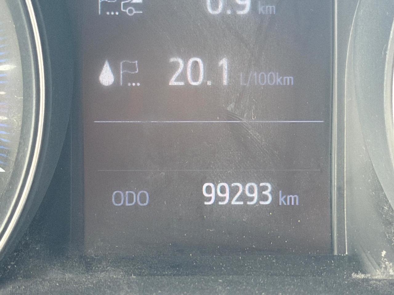 2022 Toyota C-HR XLE Photo