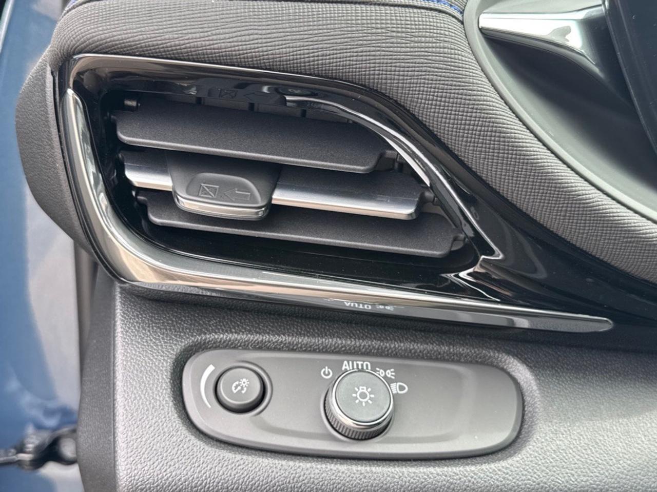 2026 Buick Envista FWD 4dr Sport Touring Photo