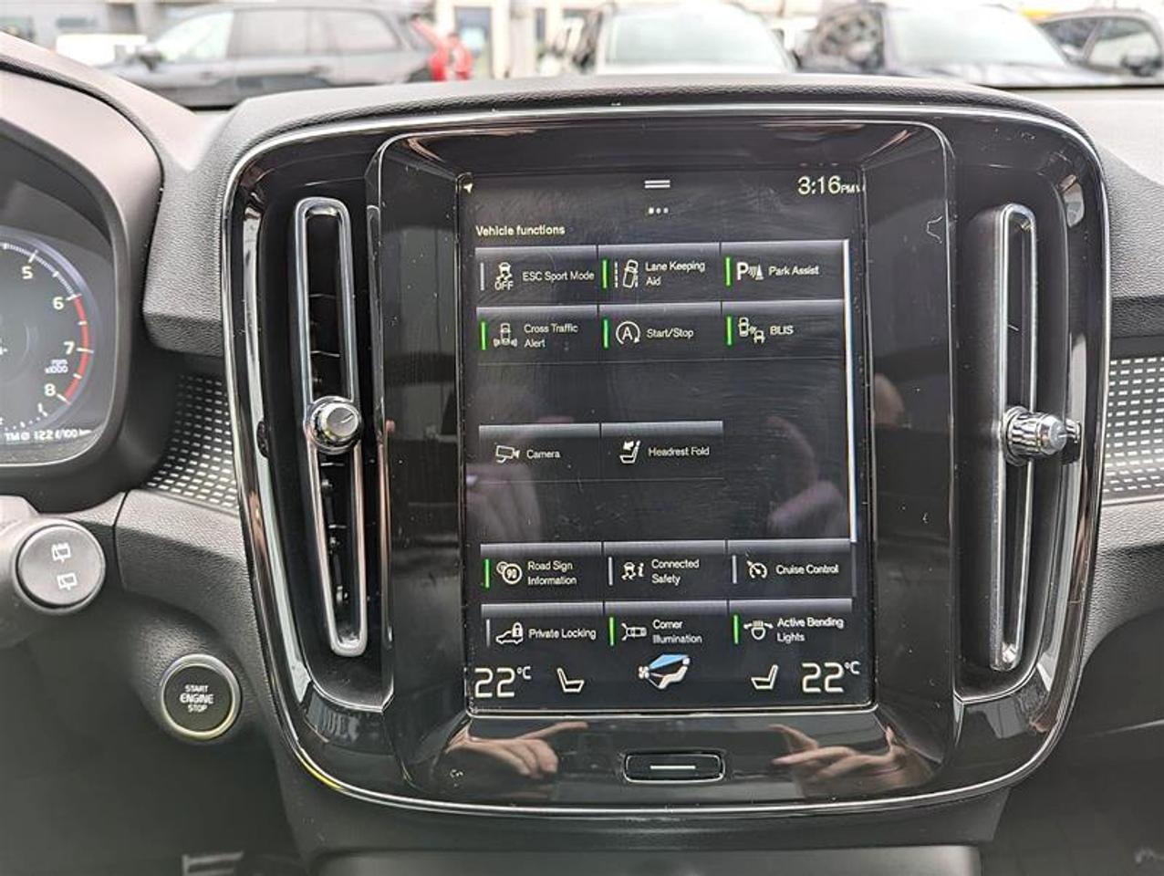2022 Volvo XC40 R-Design   Polestar   HK Audio   Low KM   AWD Photo