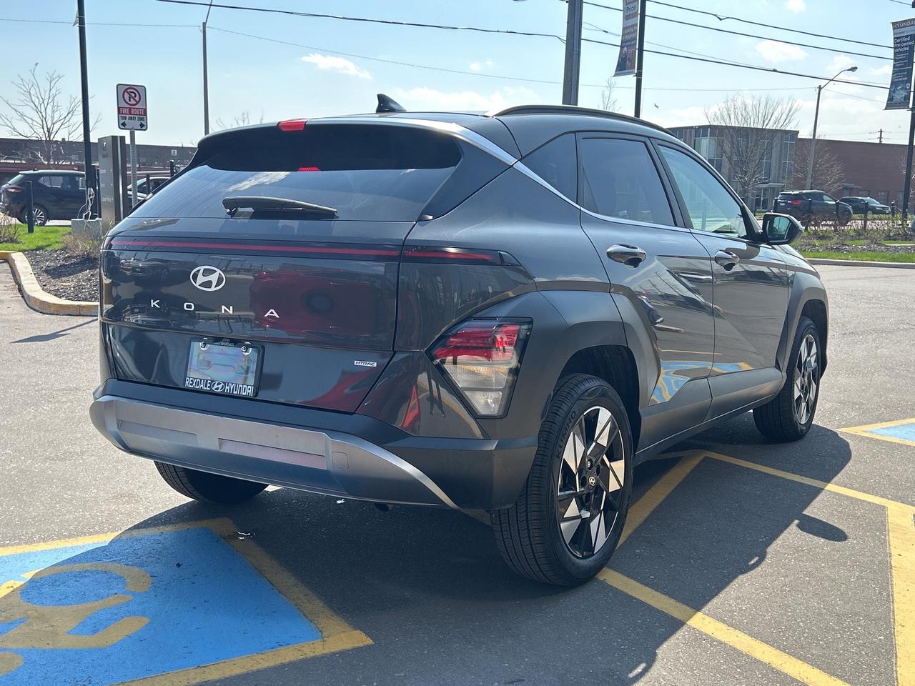 2025 Hyundai KONA Preferred AWD w-Trend   Starting from 4.69% OAC Photo4