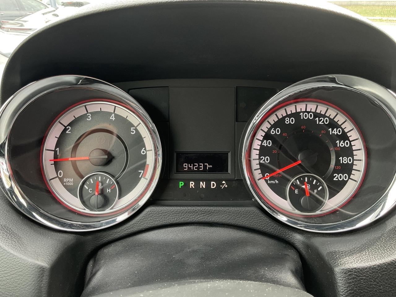 2019 Dodge Grand Caravan SXT - ALLOYS! BACK-UP CAM! DVD! STOW N GO! Photo