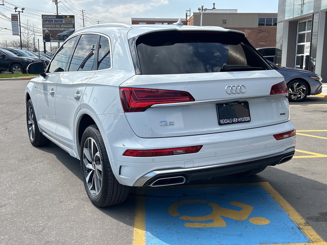 2022 Audi Q5  Photo2