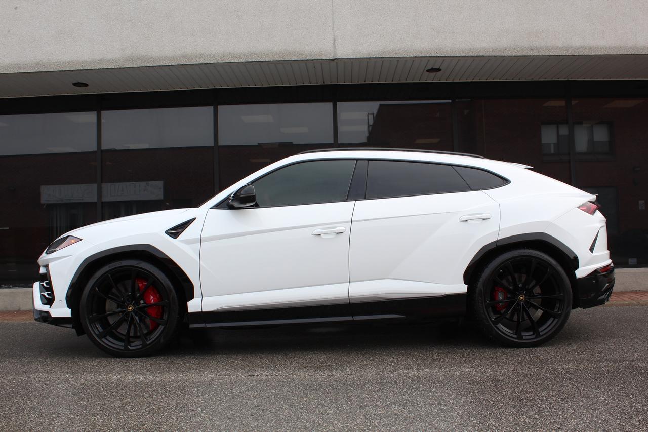 2020 Lamborghini Urus  Photo0