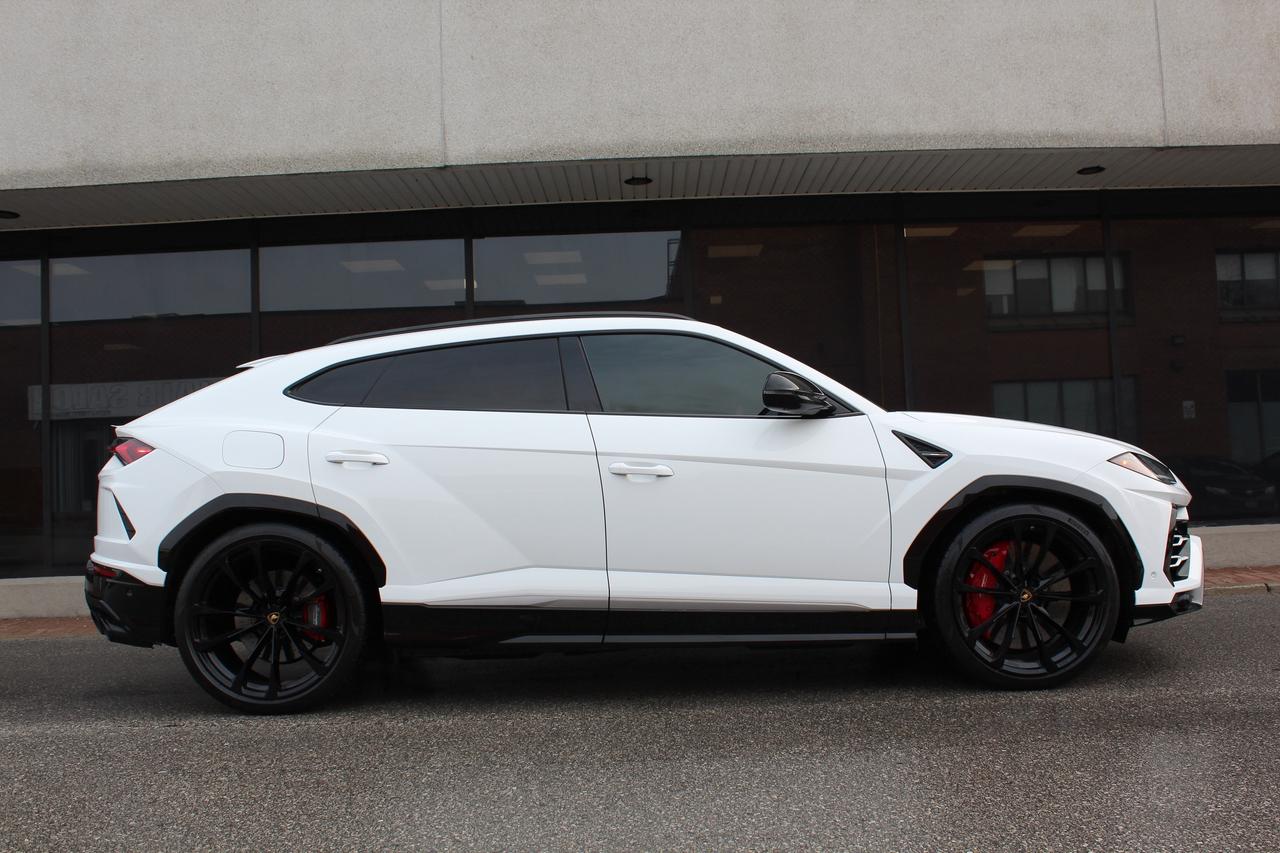2020 Lamborghini Urus  Photo