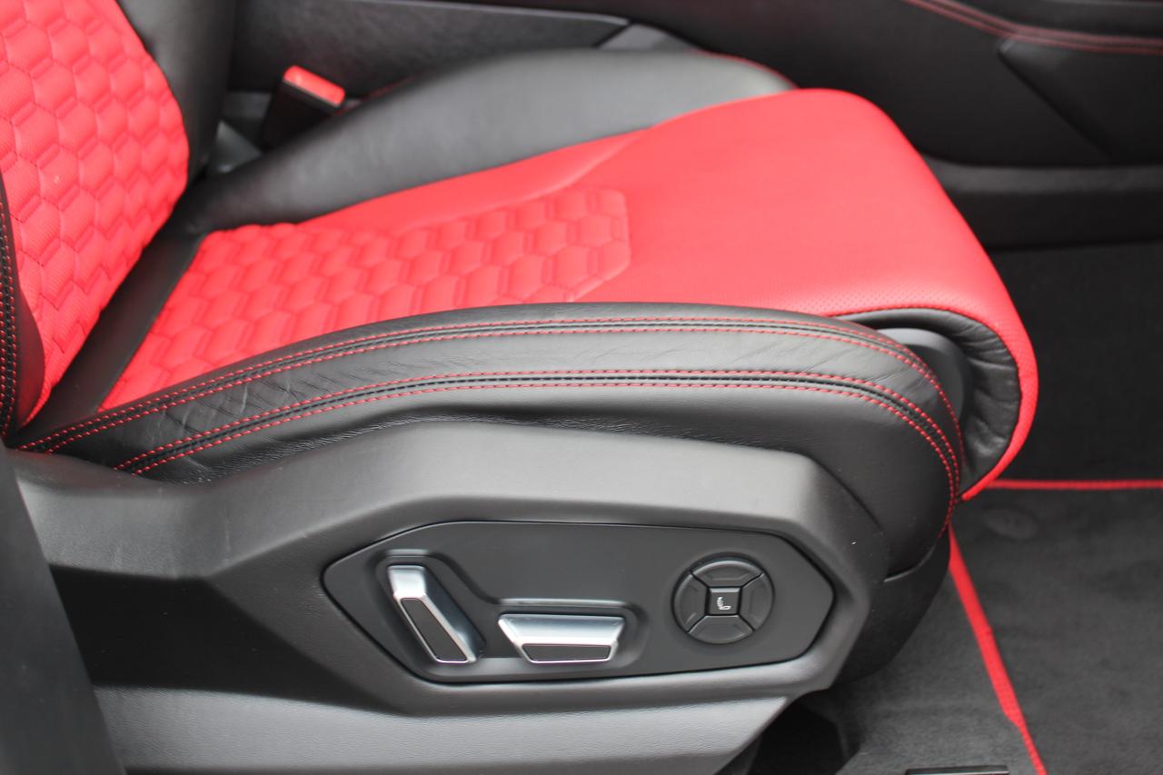 2020 Lamborghini Urus  Photo
