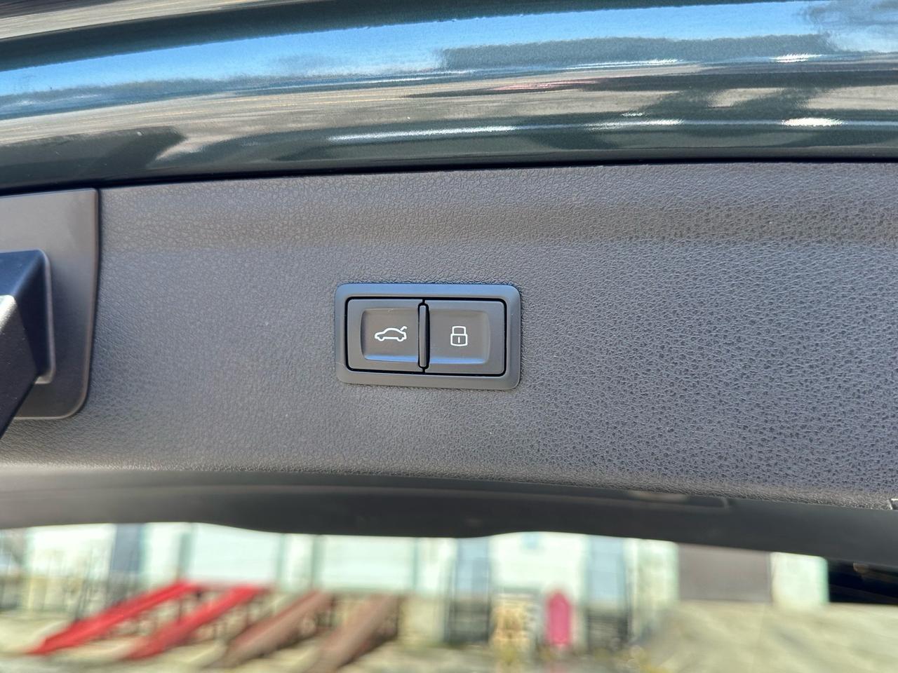 2018 Audi Q3 Progressiv ~ PANO ROOF ~ NAV ~ NO ACCIDENTS Photo