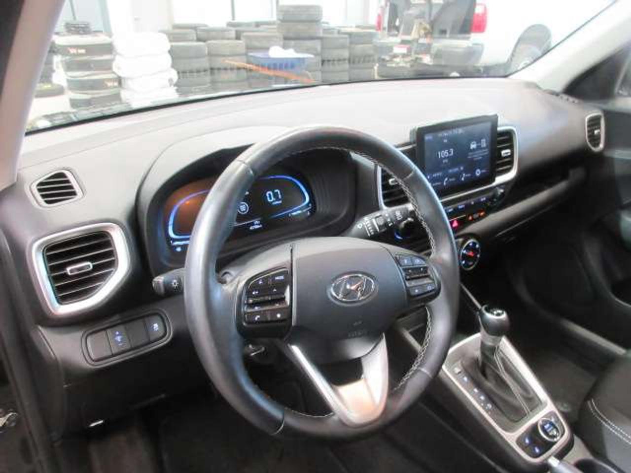 2024 Hyundai Venue PREFERRED, A/C, HTD. SEATS, APPLE/ANDROID, 66K! Photo