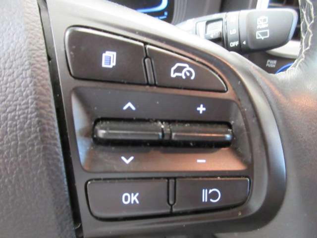 2024 Hyundai Venue PREFERRED, A/C, HTD. SEATS, APPLE/ANDROID, 66K! Photo