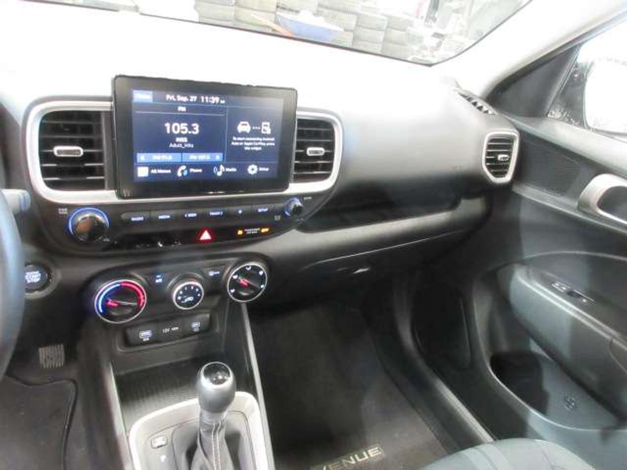 2024 Hyundai Venue PREFERRED, A/C, HTD. SEATS, APPLE/ANDROID, 66K! Photo