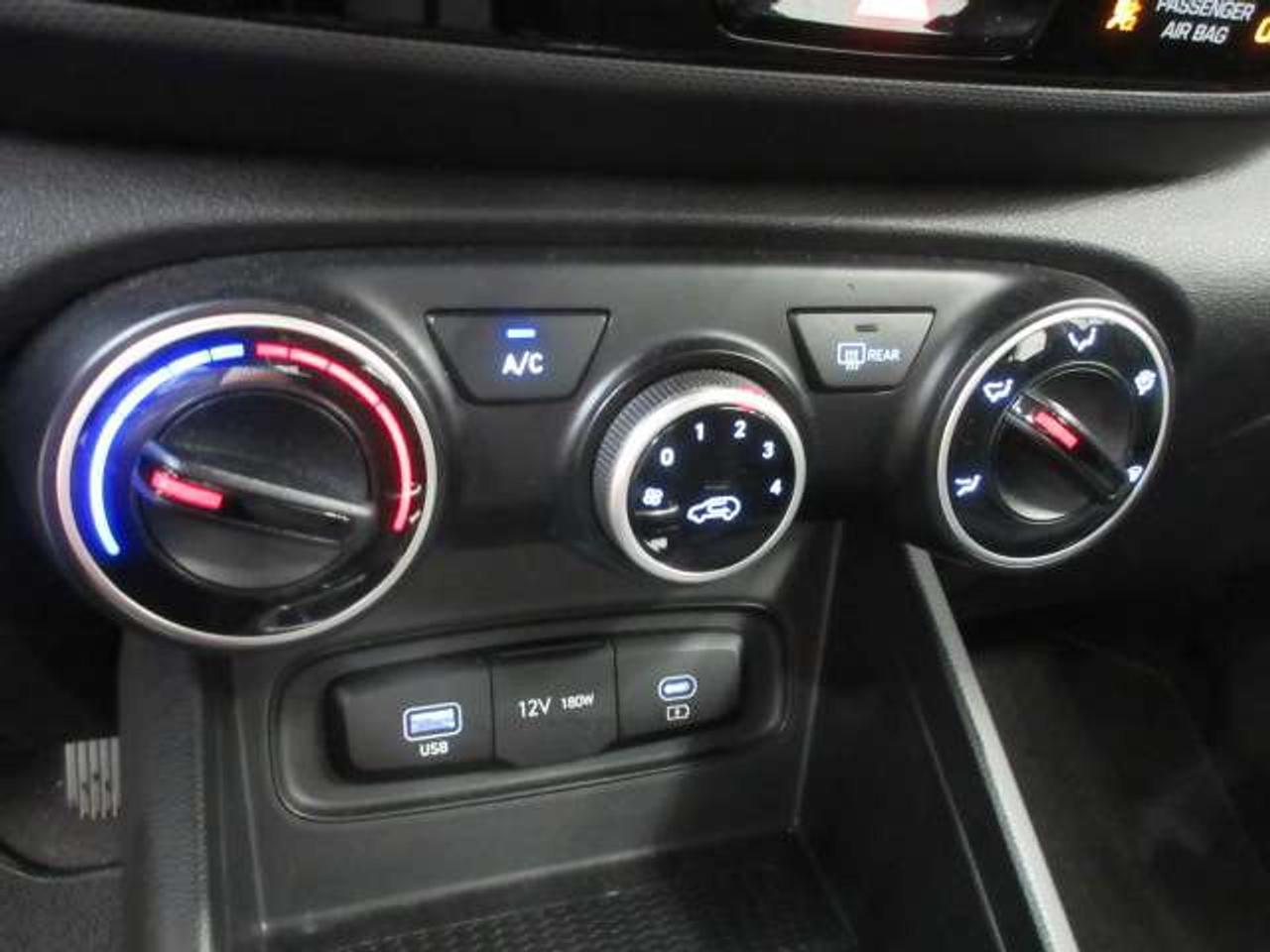2024 Hyundai Venue PREFERRED, A/C, HTD. SEATS, APPLE/ANDROID, 66K! Photo