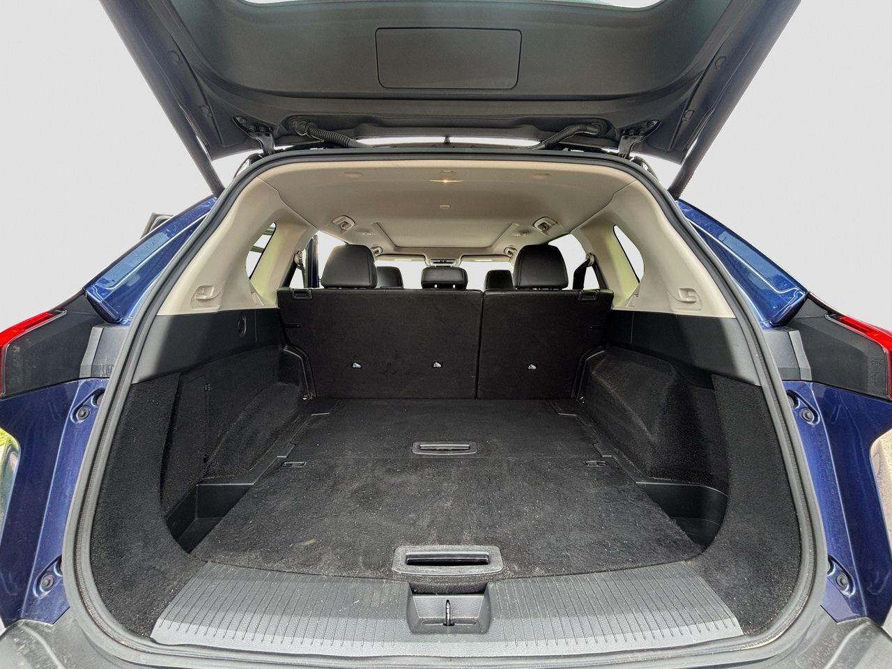 2023 Nissan Rogue SL Photo
