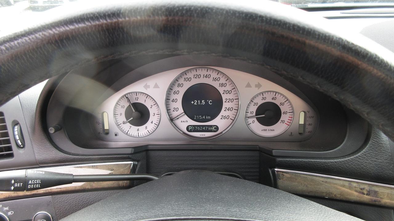 2007 Mercedes-Benz E-Class 5.5L Photo